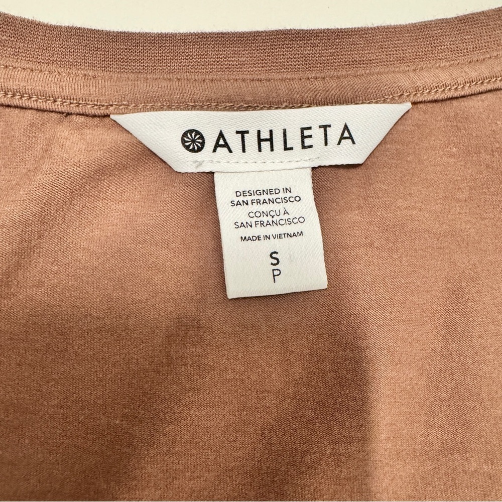 Athleta - Crew Neck Short Sleeve Tee in Taupe Brown - Picture 4 of 7